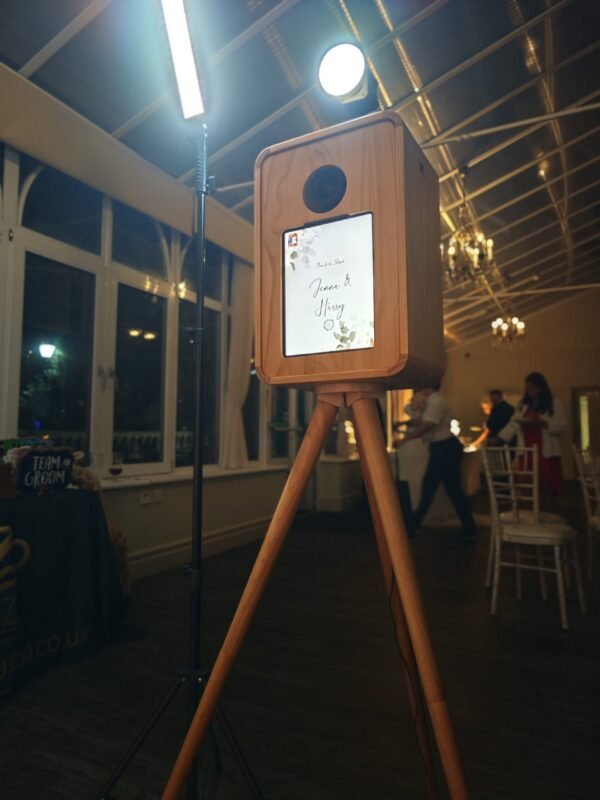 The Oaklyn Wooden Booth by Boothstation (DSLR and/or iPad Camera Photo ...